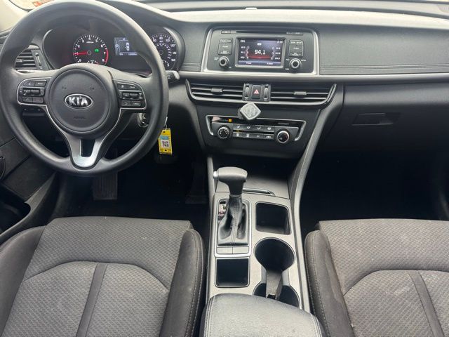 2017 Kia Optima LX photo 3