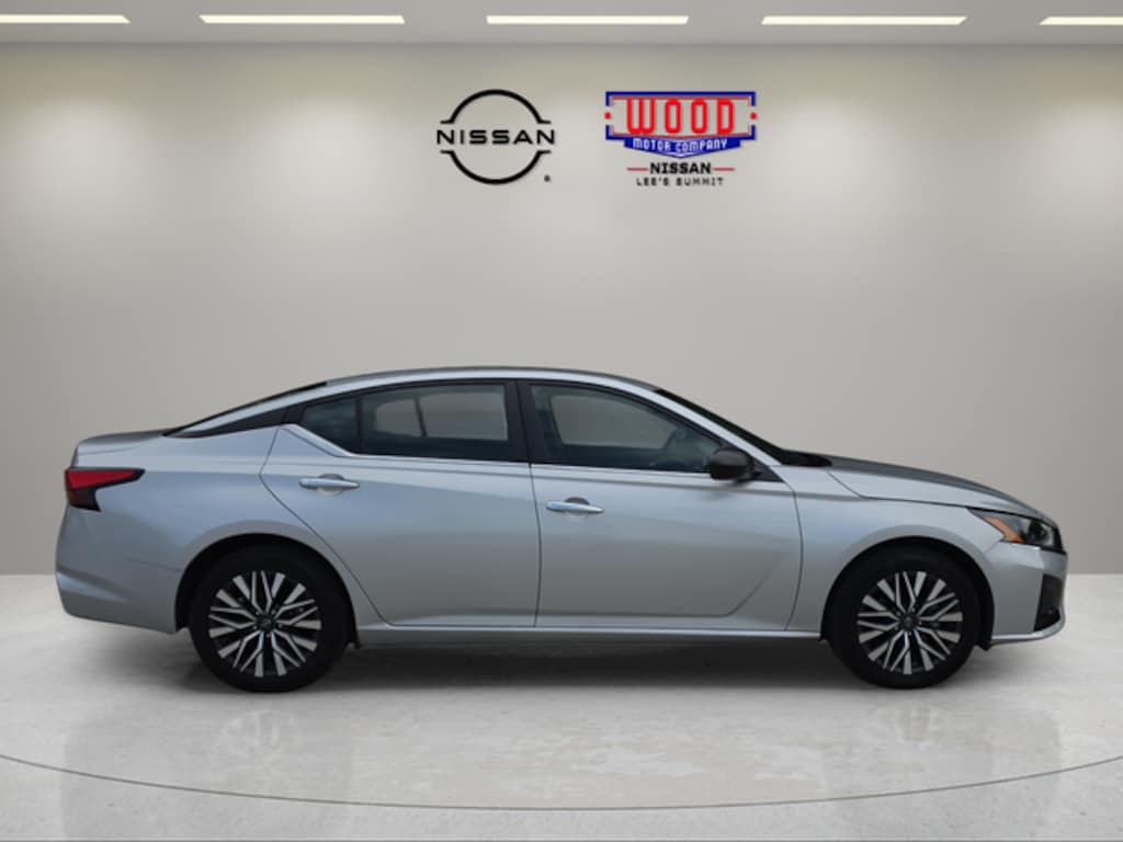 Used 2024 Nissan Altima 2.5 SV Sedan