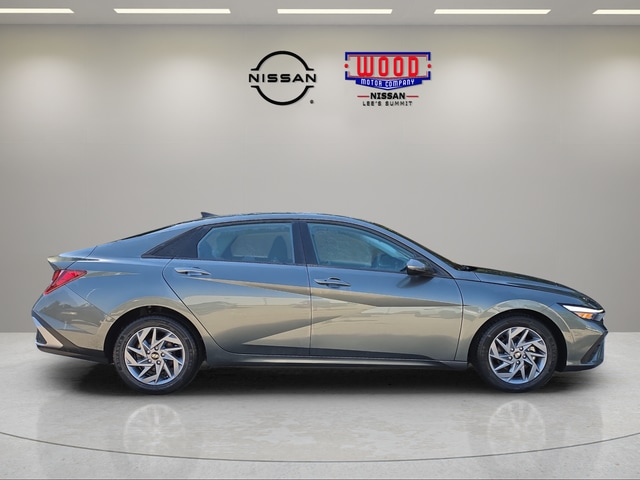 Used 2024 Hyundai Elantra SEL with VIN KMHLM4DG3RU823703 for sale in Kansas City