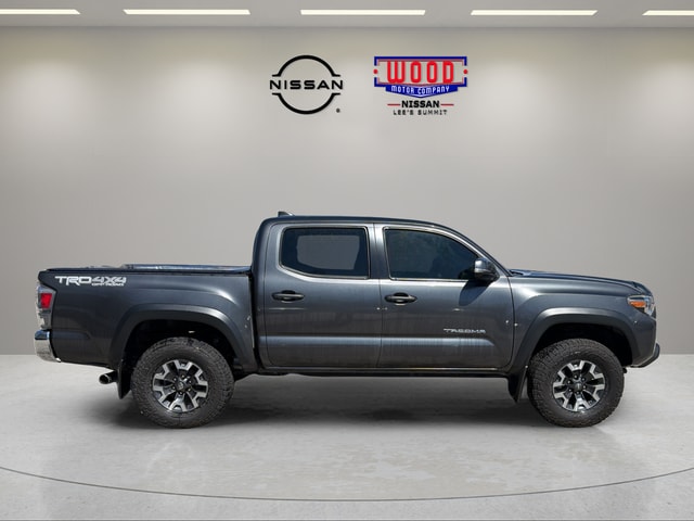 Used 2020 Toyota Tacoma TRD Off Road with VIN 3TMCZ5AN2LM319055 for sale in Kansas City