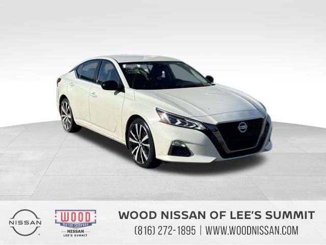 2021 Nissan Altima SR's photo