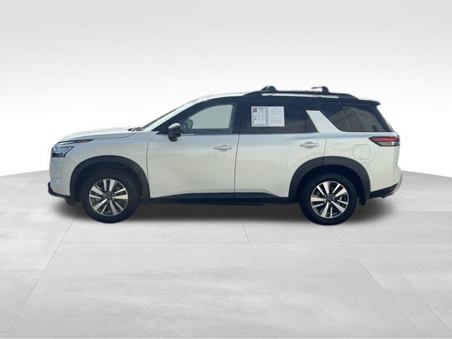 2022 Nissan Pathfinder SL photo 2