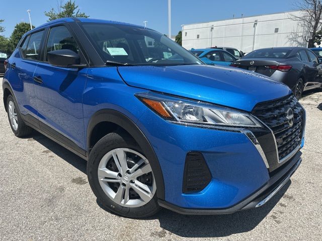 2025 Nissan KICKS PLAY Base's photo