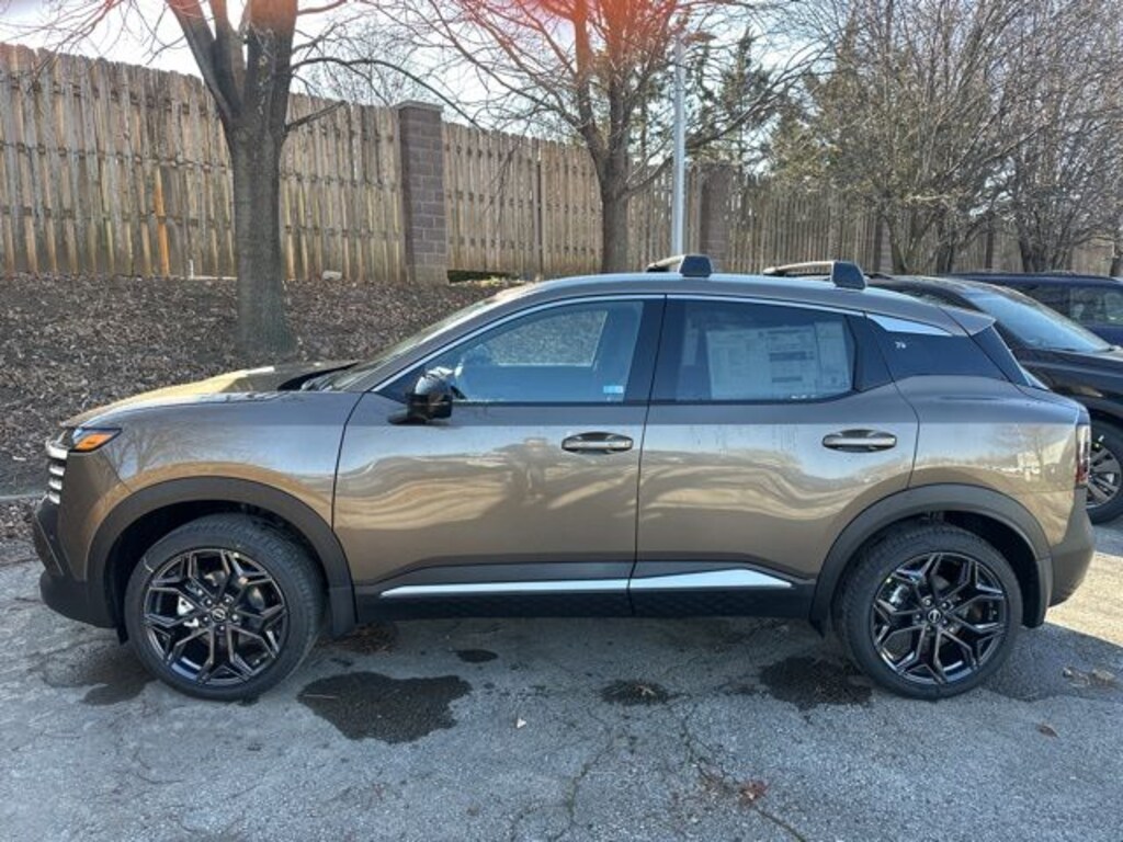 New 2026 Nissan Kicks SR SUV