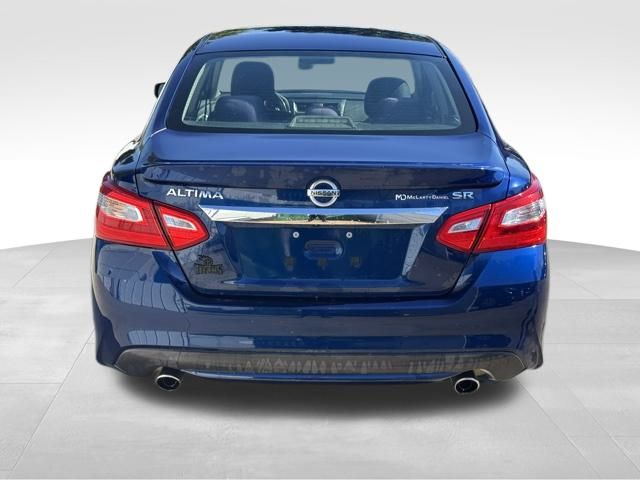 2016 Nissan Altima 2.5 SR photo 2