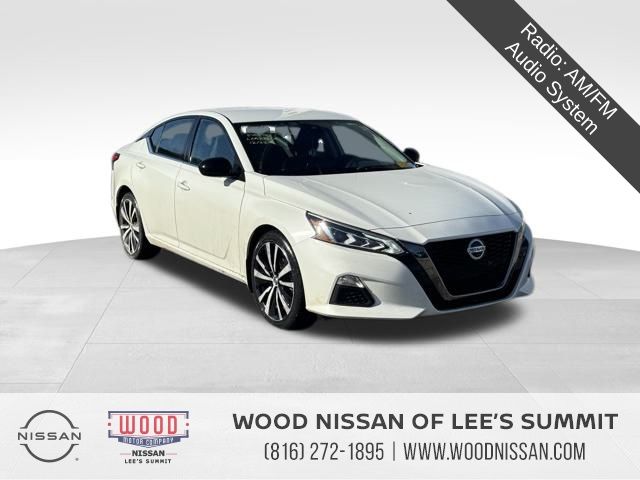 2021 Nissan Altima SR's photo