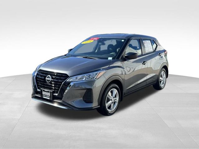 2025 Nissan Kicks Play S photo 2