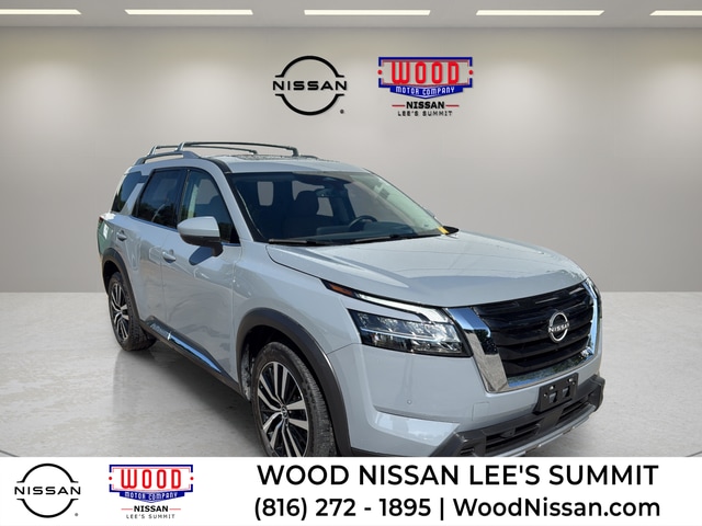 2023 Nissan Pathfinder Platinum 4WD's photo