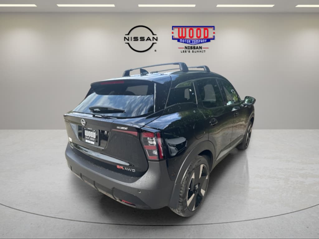 New 2026 Nissan Kicks SR SUV