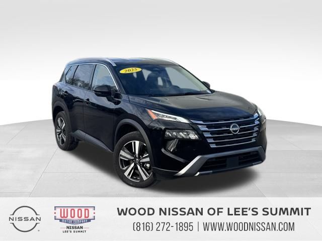 2025 Nissan Rogue SL's photo