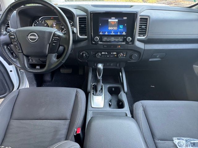 2024 Nissan Frontier SV photo 3