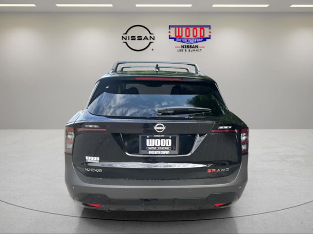 New 2026 Nissan Kicks SR SUV