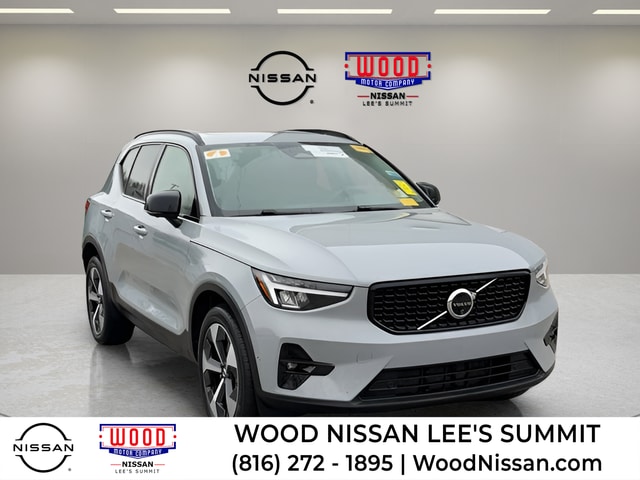 2024 Volvo XC40 B5 Plus Dark AWD's photo