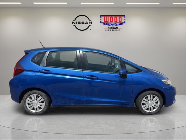 Used 2017 Honda Fit LX with VIN JHMGK5H50HS018907 for sale in Kansas City