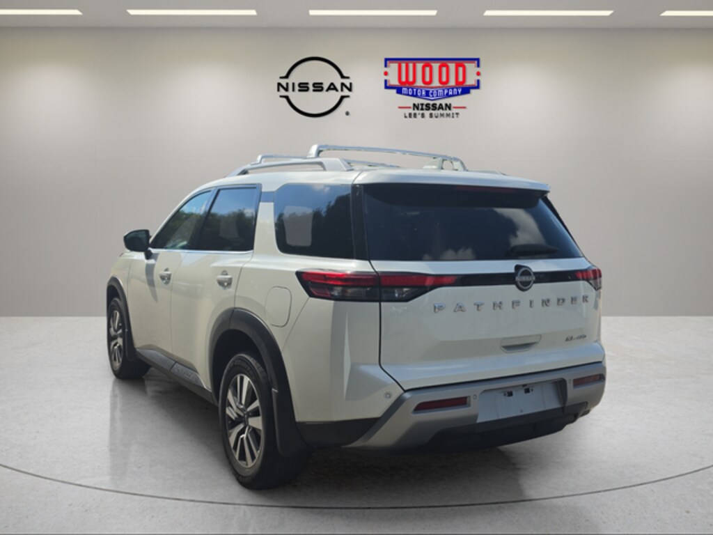 Used 2024 Nissan Pathfinder SL SUV