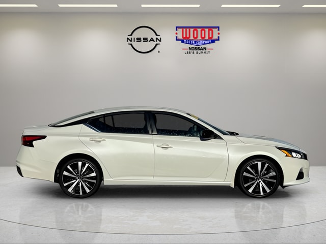 Used 2021 Nissan Altima SR with VIN 1N4BL4CV2MN386529 for sale in Kansas City