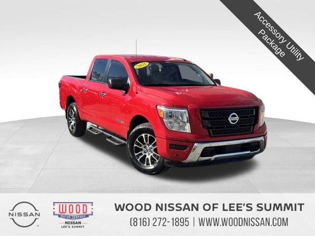 2021 Nissan Titan SV's photo