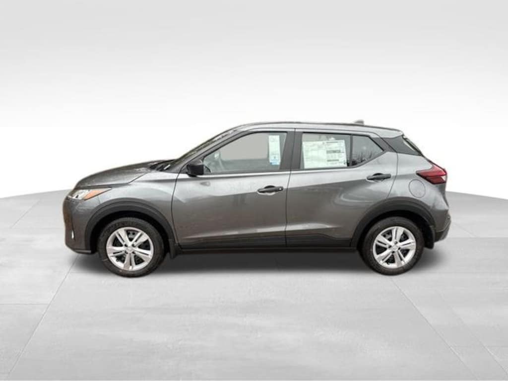 New 2025 Nissan Kicks Play S SUV