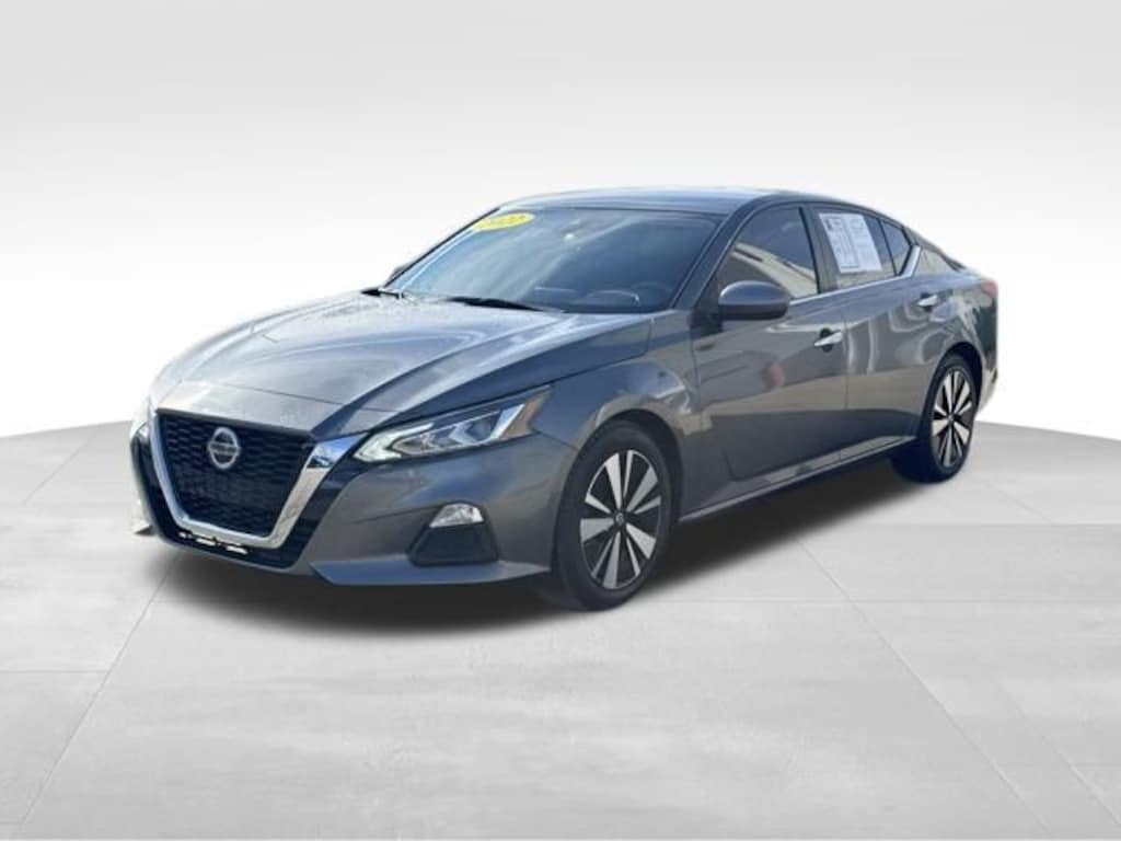 Used 2022 Nissan Altima 2.5 SV Sedan