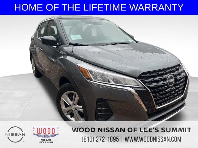 2025 Nissan KICKS PLAY Base's photo