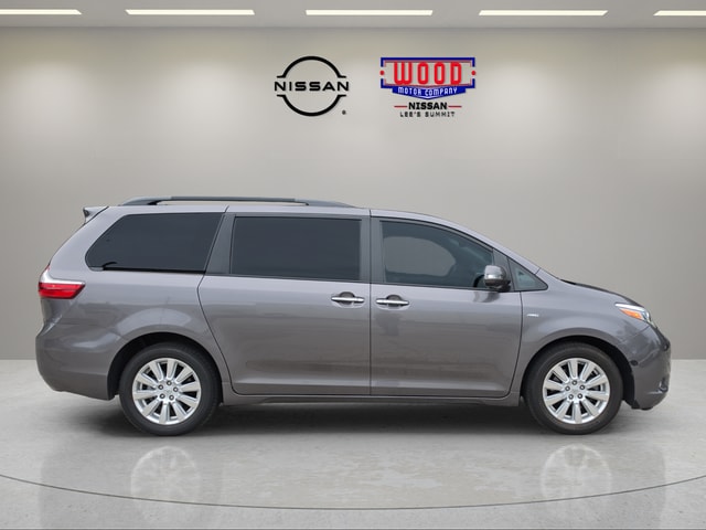 Used 2017 Toyota Sienna Limited with VIN 5TDDZ3DC3HS150559 for sale in Kansas City