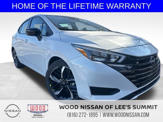 2025 Nissan Versa Sedan SR's photo