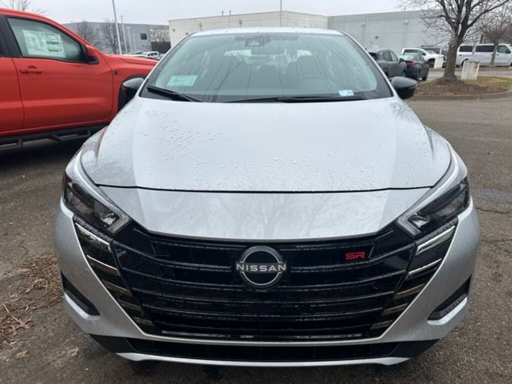 New 2025 Nissan Versa 1.6 SR Sedan