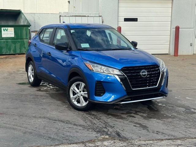 2025 Nissan KICKS PLAY Base's photo