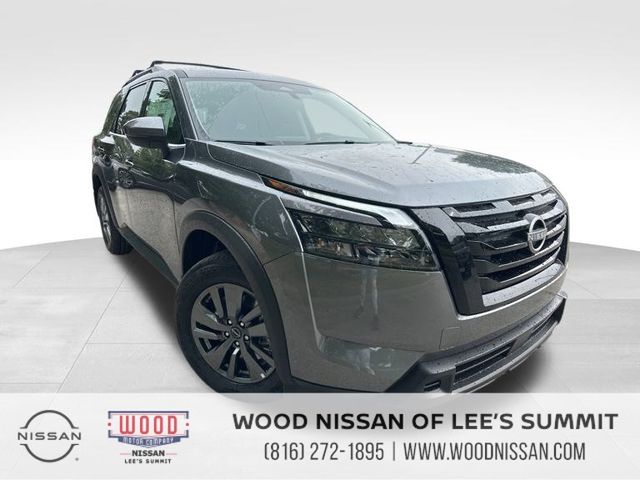 2025 Nissan Pathfinder SV's photo