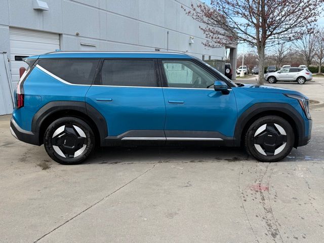 Used 2024 Kia Ev9 Wind with VIN KNDAFFS52R6039746 for sale in Lee's Summit, MO