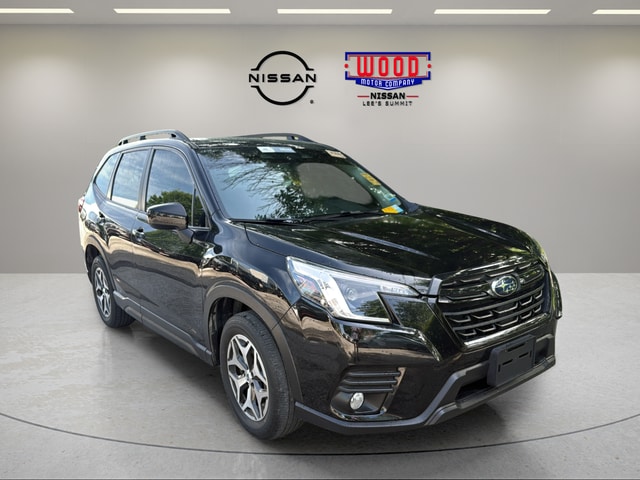 Used 2022 Subaru Forester Premium with VIN JF2SKADC5NH442991 for sale in Kansas City