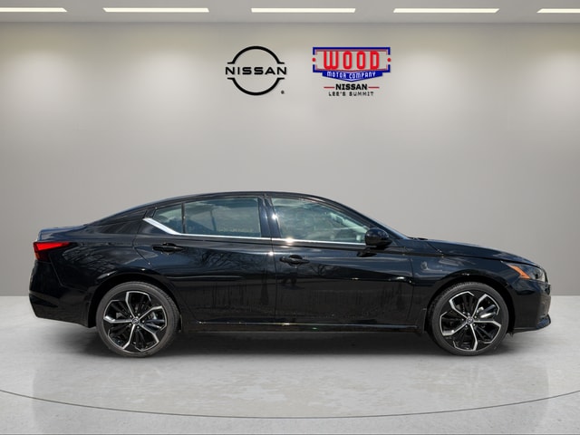 Used 2023 Nissan Altima SR with VIN 1N4BL4CW1PN358153 for sale in Kansas City