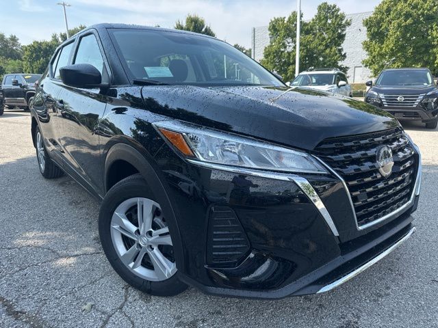 2025 Nissan KICKS PLAY Base's photo