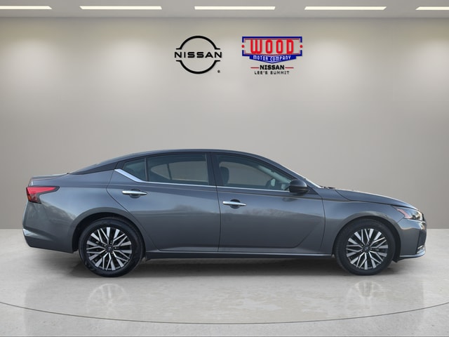 Used 2024 Nissan Altima SV with VIN 1N4BL4DV2RN370658 for sale in Kansas City