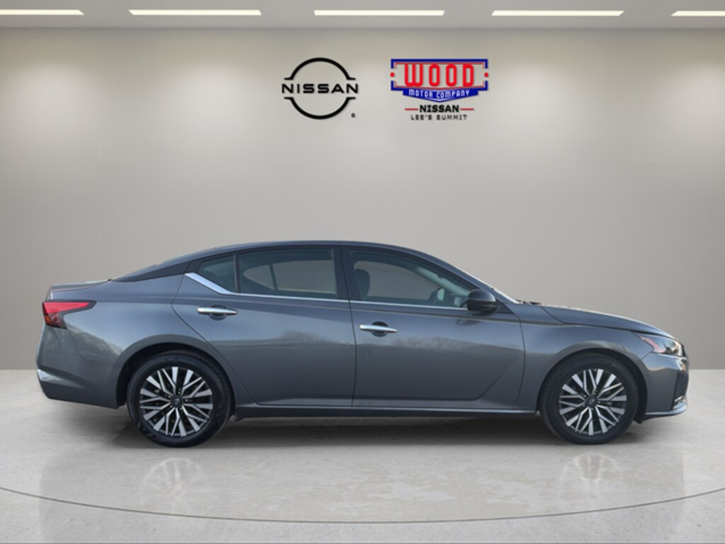 Used 2024 Nissan Altima 2.5 SV Sedan