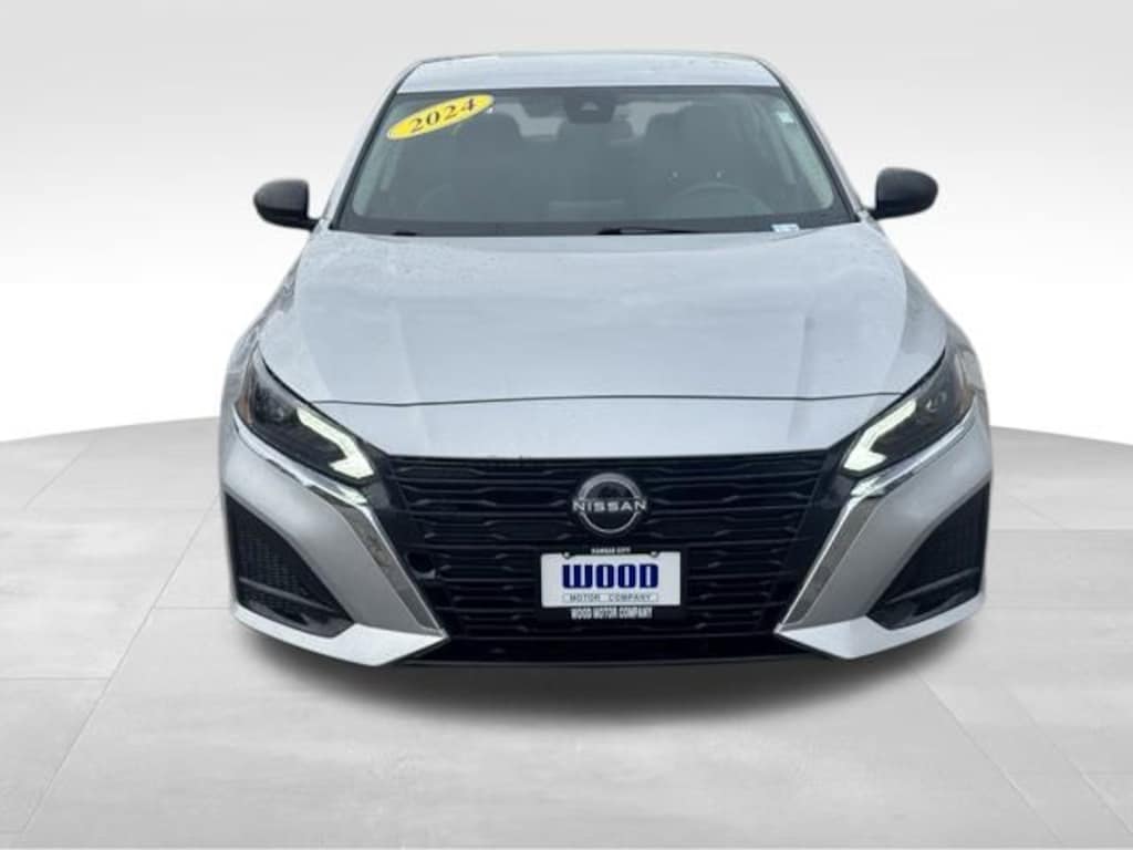 Used 2024 Nissan Altima 2.5 SV Sedan