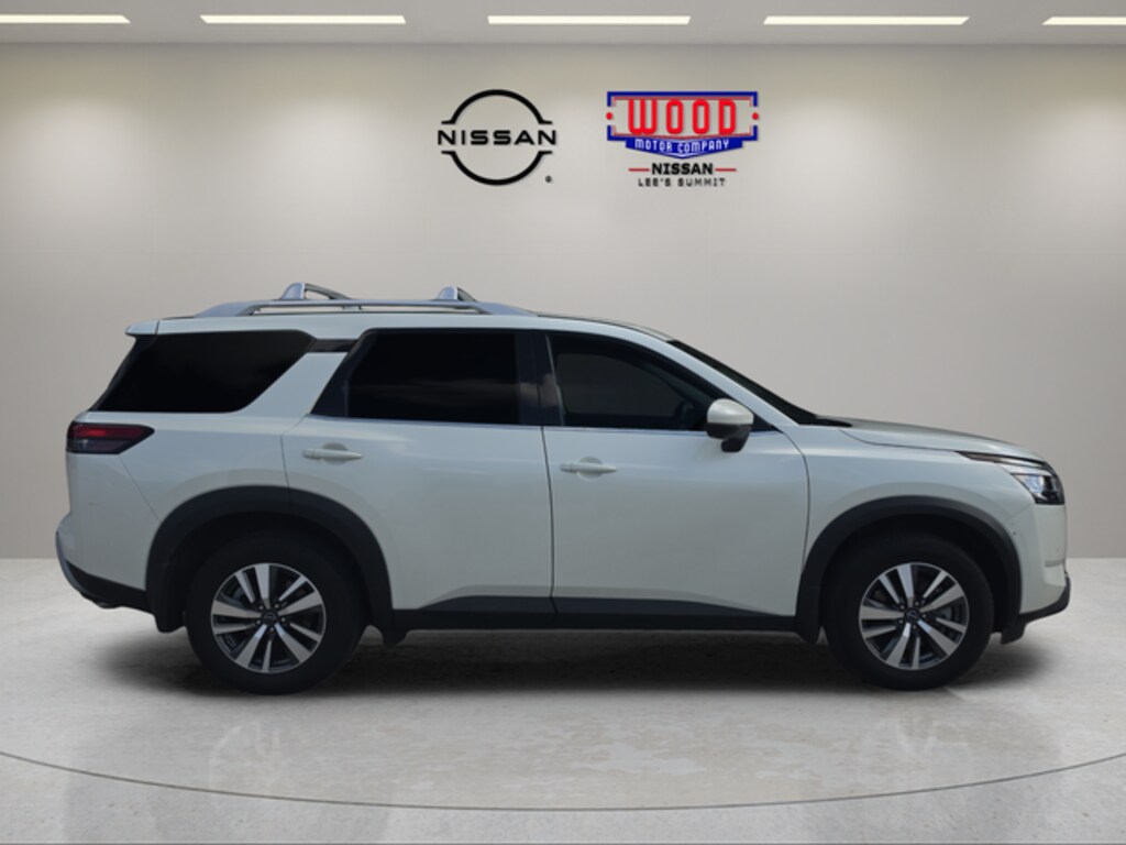 Used 2024 Nissan Pathfinder SL SUV