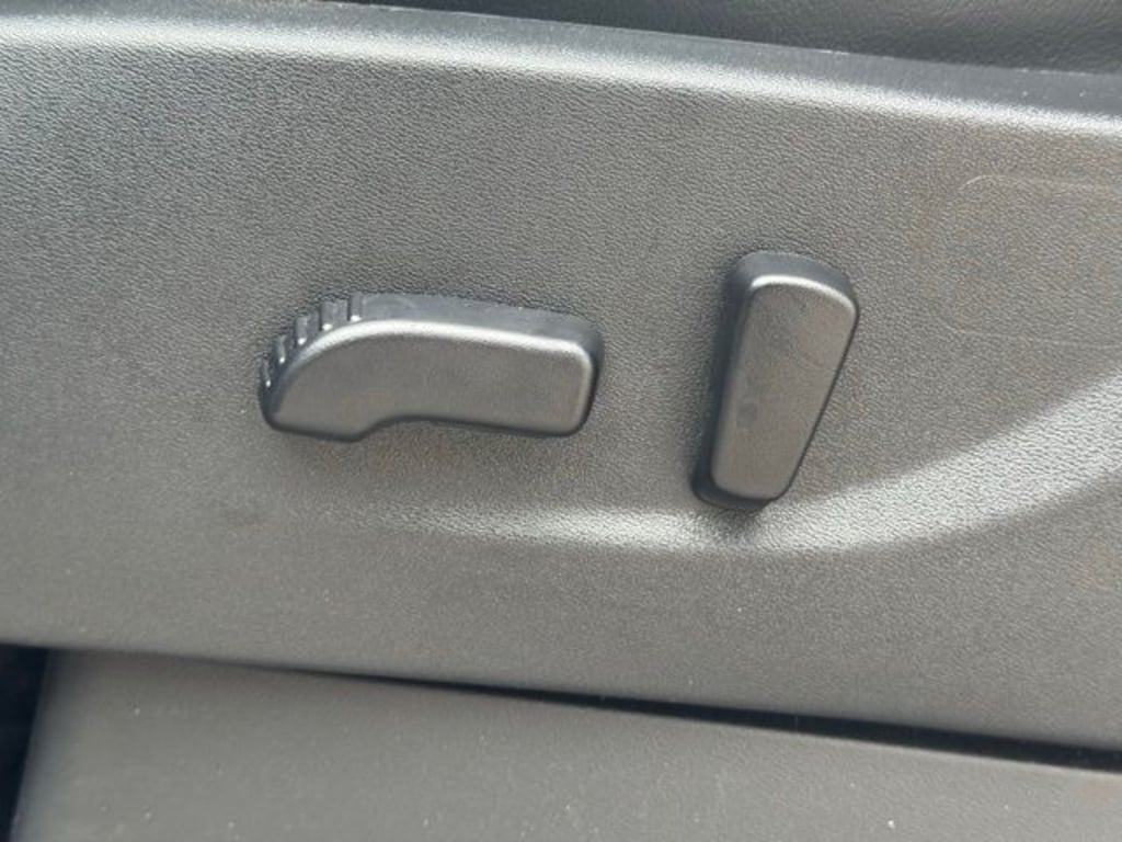 Used 2024 Nissan Frontier SL Truck