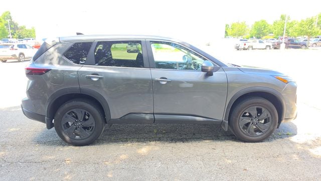 Used 2026 Nissan Rogue SV with VIN 5N1BT3BB1TC802684 for sale in Kansas City
