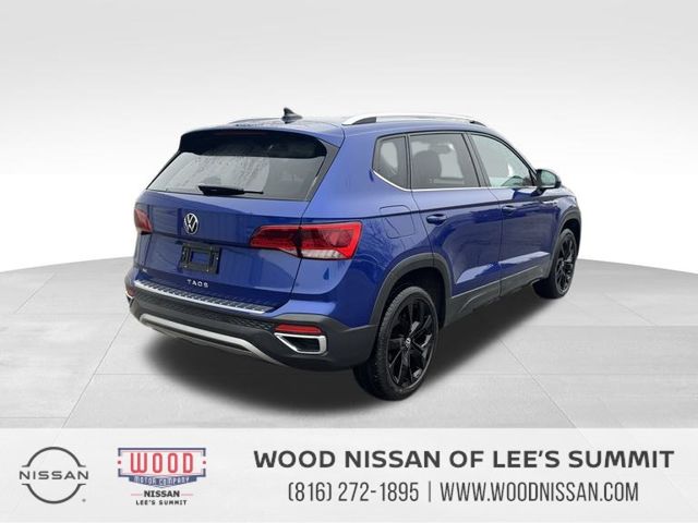 2022 Volkswagen Taos SE's photo