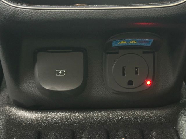 2023 Genesis GV70 3.5T Sport photo 4