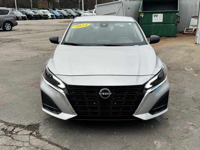 Used 2024 Nissan Altima SV with VIN 1N4BL4DVXRN347712 for sale in Kansas City