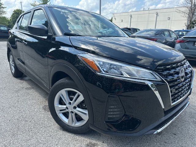 2025 Nissan KICKS PLAY Base's photo