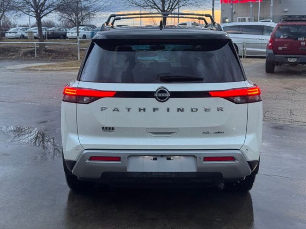 Used 2023 Nissan Pathfinder SL SUV