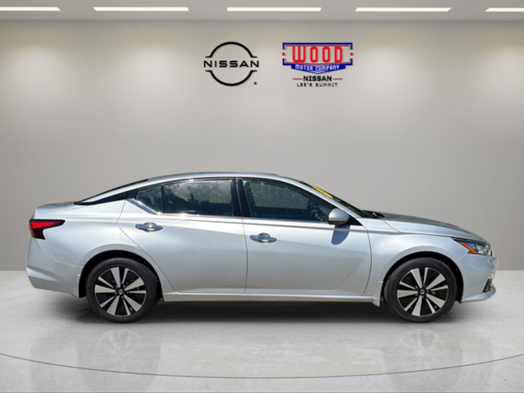Used 2022 Nissan Altima 2.5 SL Sedan