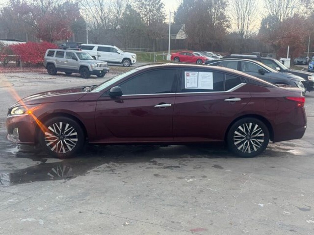 Used 2024 Nissan Altima 2.5 SV Sedan