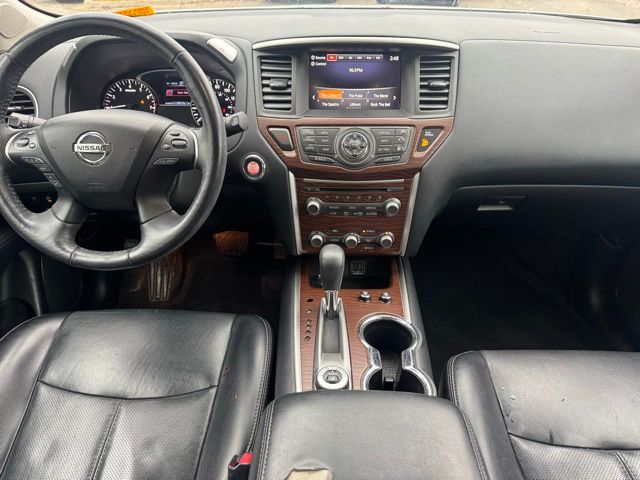 2020 Nissan Pathfinder Platinum photo 2