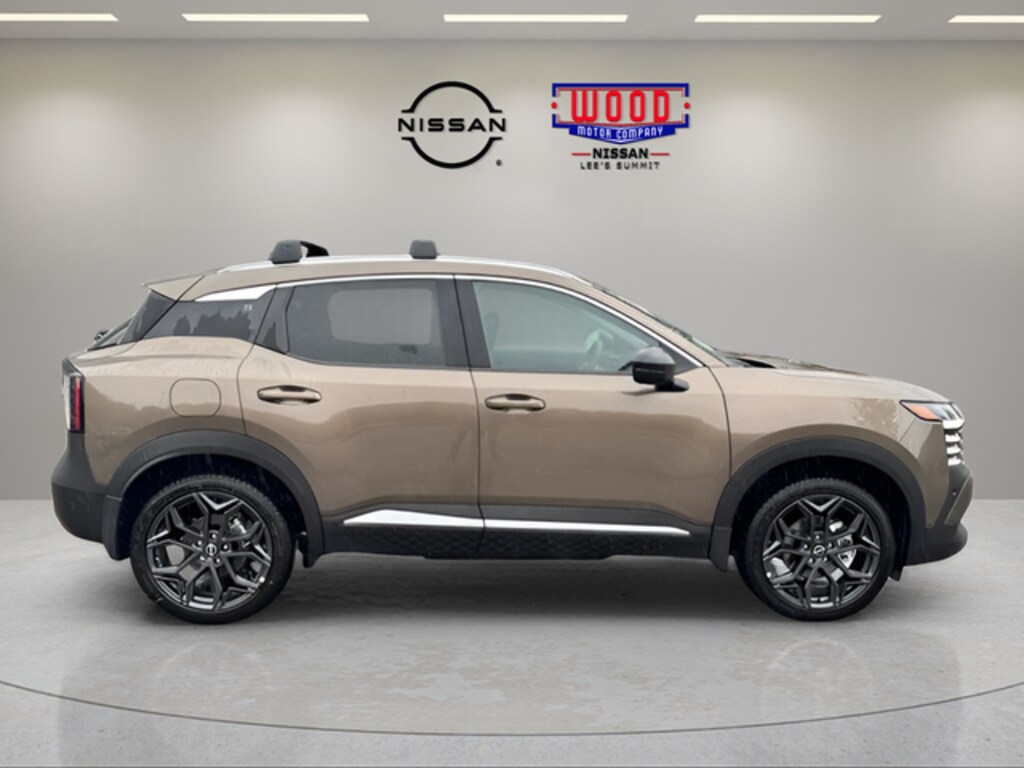 New 2026 Nissan Kicks SR SUV