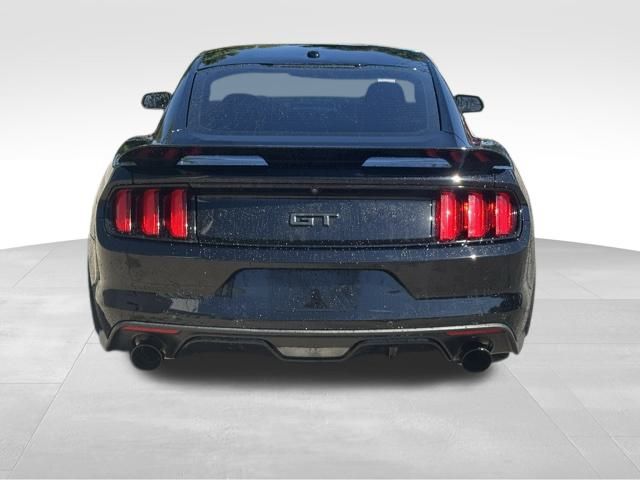 2017 Ford Mustang GT Premium photo 2