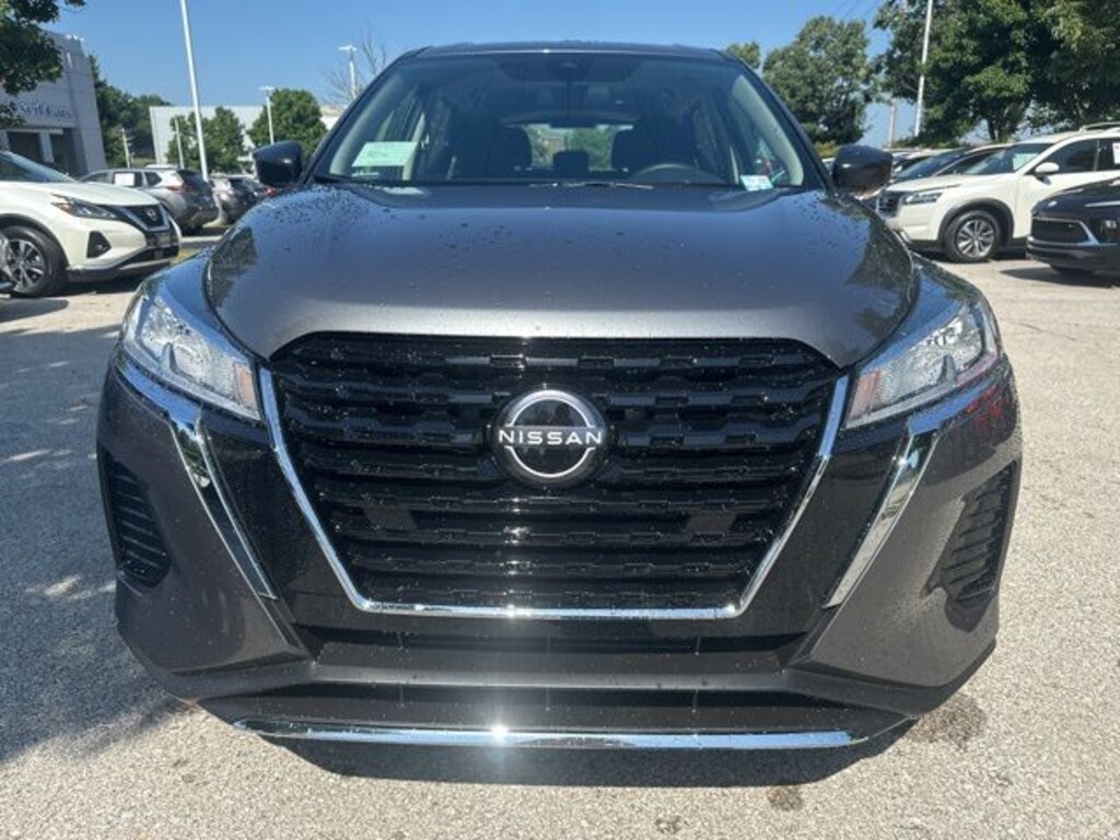 New 2025 Nissan Kicks Play S SUV